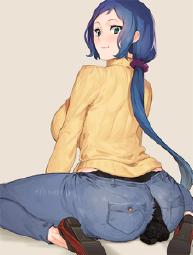 303078